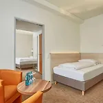 H+ Mitte Hotel 4*