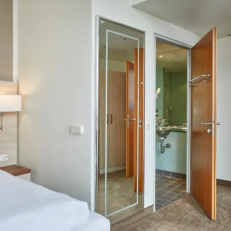 Hotell H+ Mitte 4*