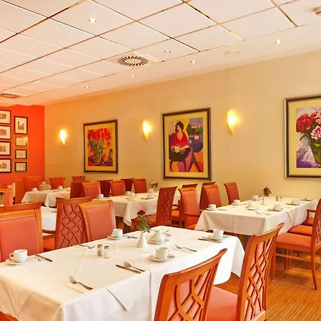 H+ Mitte Hotell 4*
