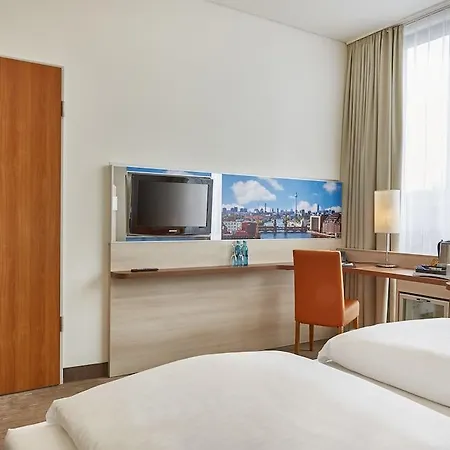 H+ Mitte Hotell 4*